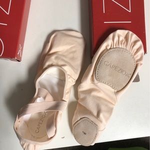 Capezio Hanami ballet shoe size 11 NEW